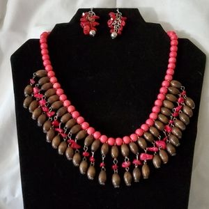 Necklace and earrings (b4)